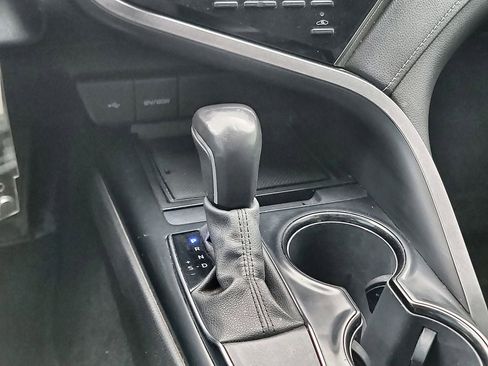 Used 2020 Toyota Camry SE image 17