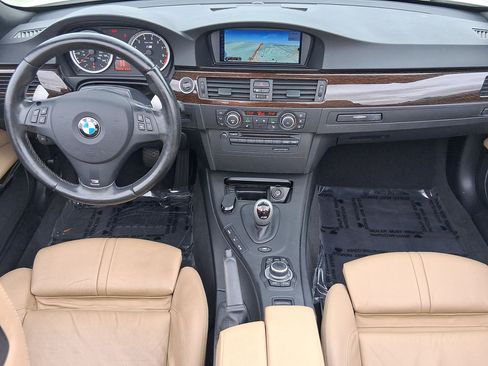 Used 2010 BMW M3 Convertible image 30