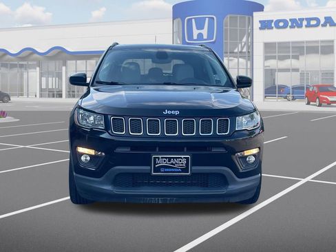 Used 2019 Jeep Compass Latitude image 2