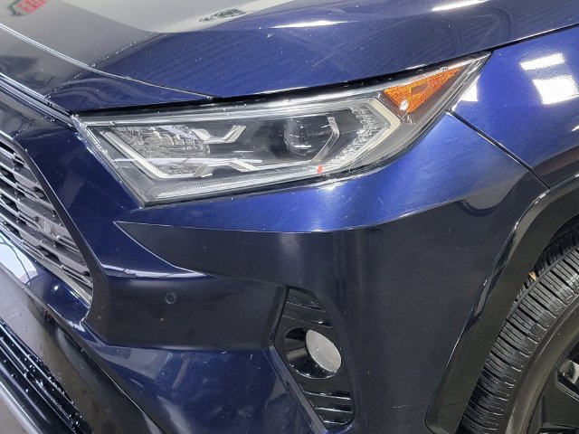Used 2021 Toyota RAV4 XSE AWD/4WD image 9