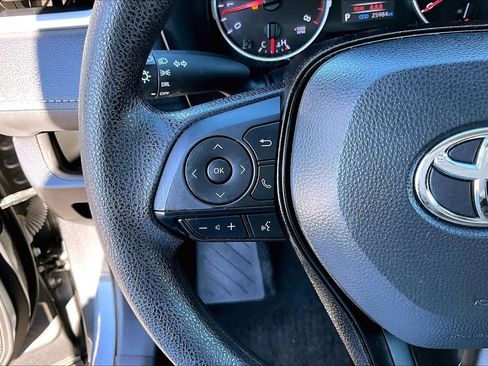 Certified 2022 Toyota RAV4 LE image 22