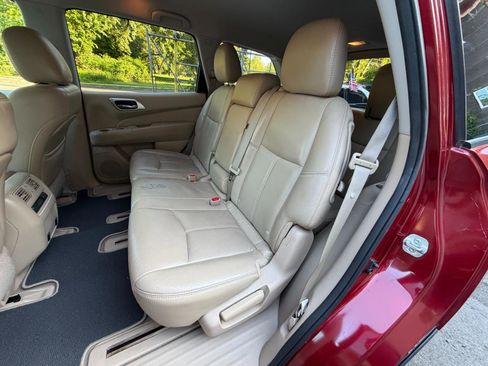 Used 2014 Nissan Pathfinder SL w/ Trailer Tow Package AWD/4WD image 29