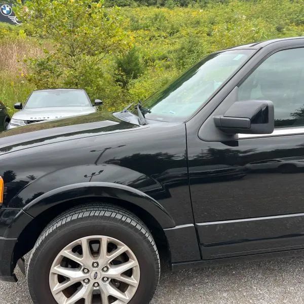 Used 2016 Ford Expedition Limited w/ Equipment Group 301A AWD/4WD image 2
