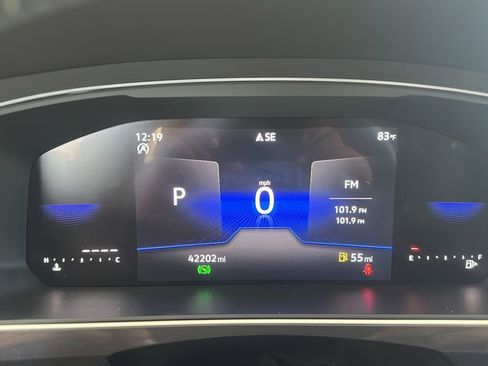 Used 2024 Volkswagen Tiguan SE R-Line image 29