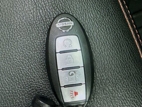 Used 2021 Nissan Titan PRO-4X w/ Pro-4x Convenience Package image 38