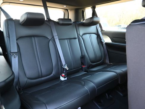 New 2026 Jeep Grand Wagoneer L w/ HD Trailer Tow Package image 25