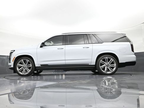 Certified 2026 Cadillac Escalade ESV Platinum Sport AWD/4WD image 21