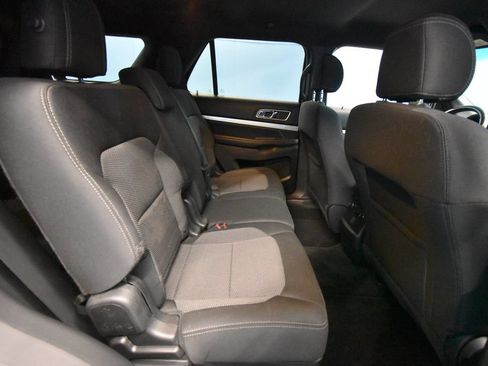 Used 2017 Ford Explorer XLT AWD/4WD image 27