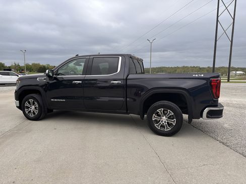 Used 2025 GMC Sierra 1500 SLT image 4