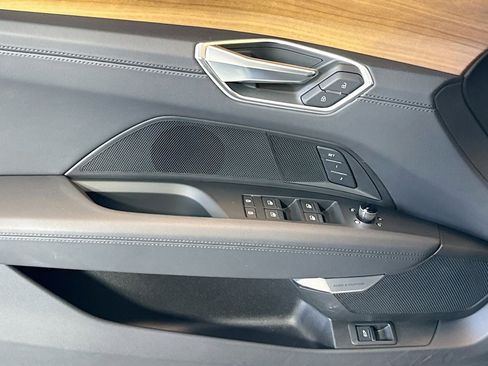 Used 2023 Audi e-tron GT Premium Plus image 17