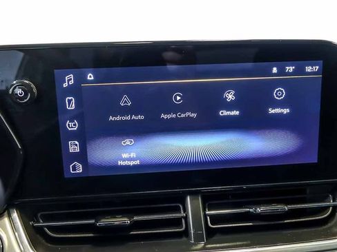 Certified 2025 Chevrolet Trax LT FWD image 21