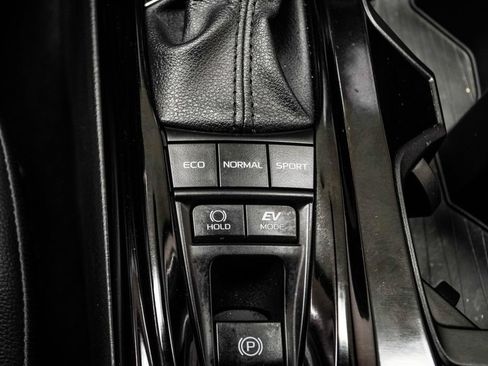Used 2025 Toyota Camry XSE FWD image 22