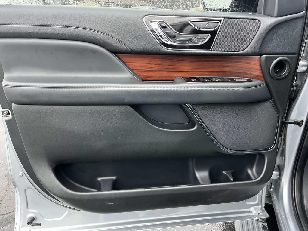 Used 2023 Lincoln Navigator Reserve AWD/4WD image 34