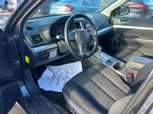Used 2012 Subaru Outback 2.5i Premium w/ All-Weather Pkg image 9