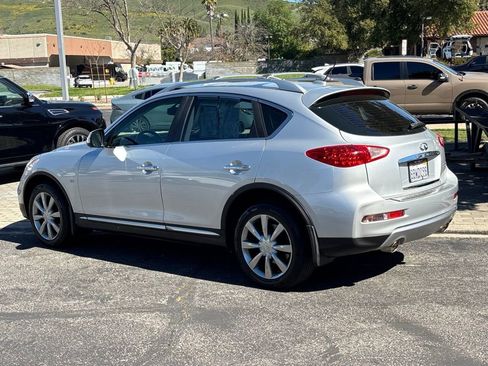 Used 2017 INFINITI QX50 2WD w/ Premium Plus Package image 7