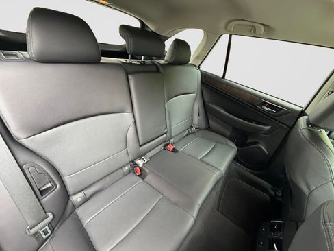 Used 2017 Subaru Outback 3.6R Limited AWD/4WD image 18