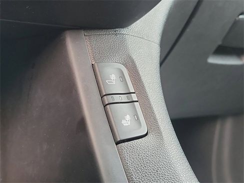 Used 2018 GMC Acadia SLT image 23