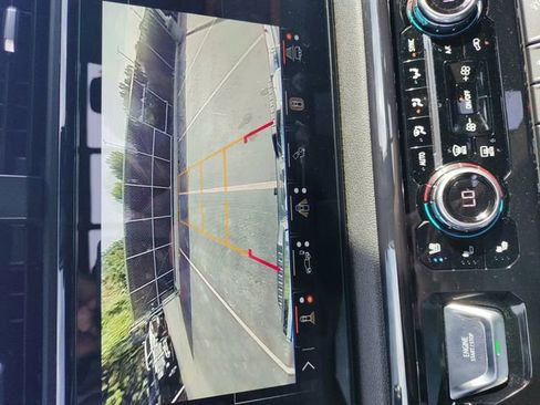 Used 2024 GMC Sierra 1500 AT4 w/ Technology Package image 19