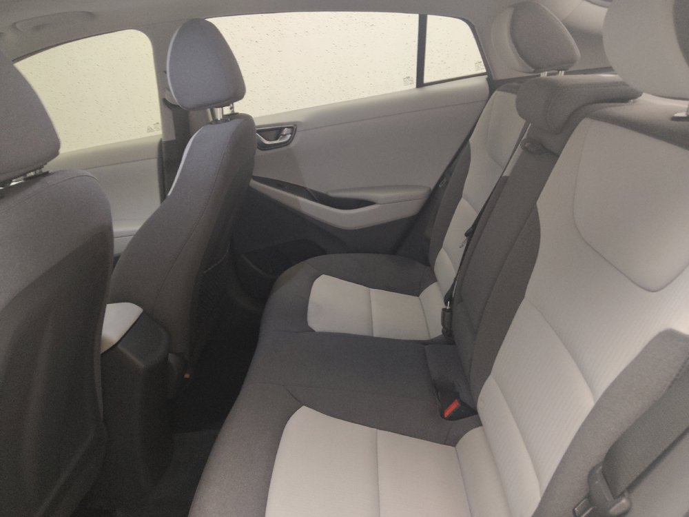 Used 2020 Hyundai Ioniq SEL FWD image 18