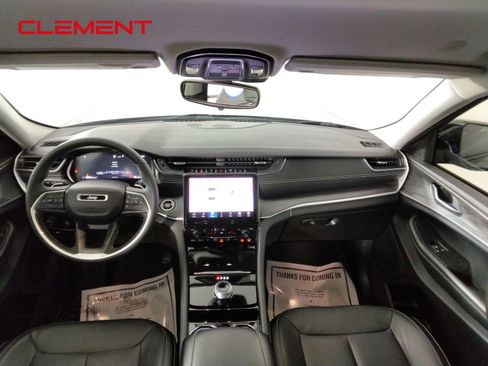 Used 2023 Jeep Grand Cherokee Limited RWD image 33