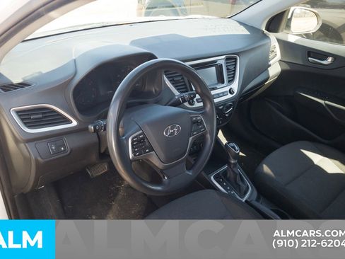 Used 2021 Hyundai Accent SE image 6