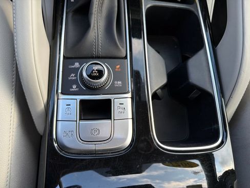 Certified 2021 Kia Telluride EX w/ Towing Package AWD/4WD image 20