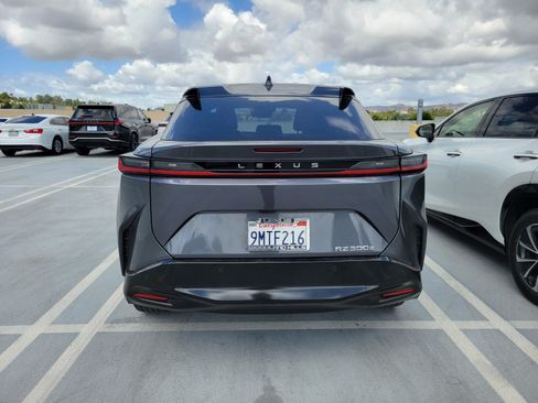 Used 2024 Lexus RZ 300e Premium w/ Technology Package FWD image 4