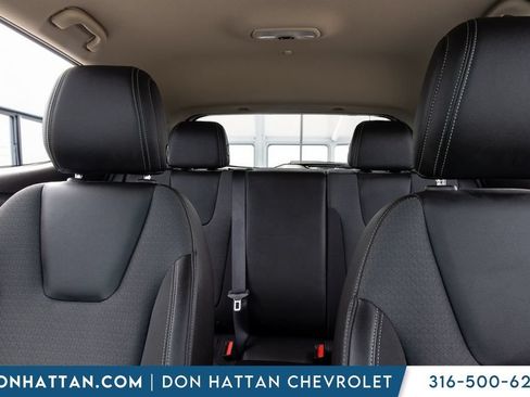 Used 2025 Buick Encore GX Preferred AWD/4WD image 16