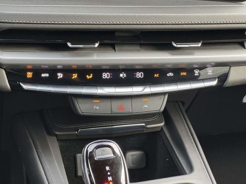 Used 2024 Cadillac XT4 Premium Luxury image 13