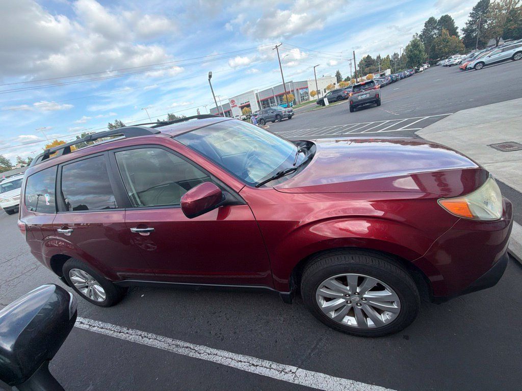 Used 2012 Subaru Forester 2.5X Premium w/ All-Weather Pkg AWD/4WD image 2