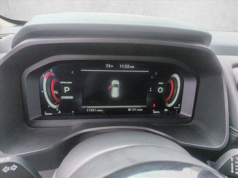 Used 2024 Nissan Rogue SL FWD image 11