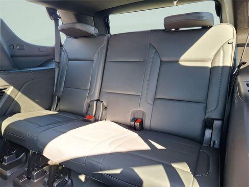 Used 2021 GMC Yukon Denali w/ Denali Ultimate Package image 12