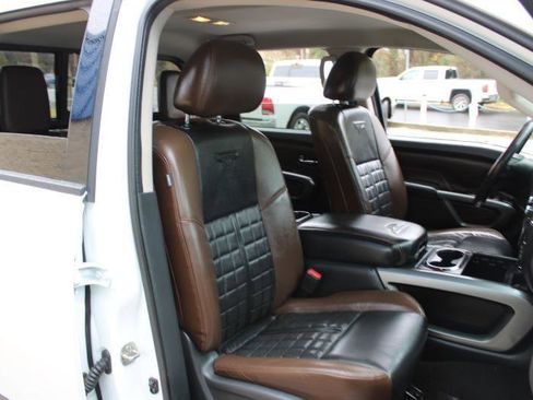 Used 2017 Nissan Titan Platinum Reserve RWD image 13