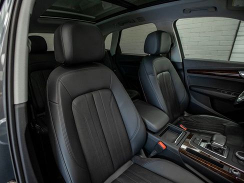 Used 2018 Audi Q5 2.0T Premium w/ Convenience Package AWD/4WD image 23