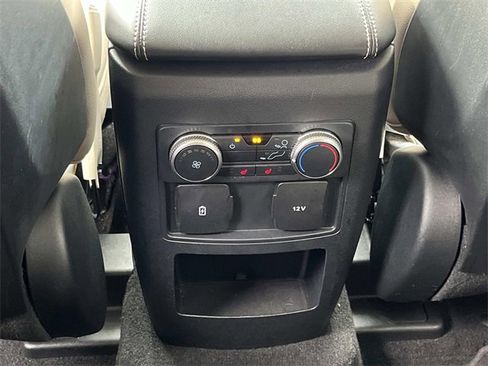 Used 2020 Ford Explorer XLT w/ Equipment Group 202A image 18