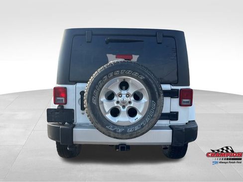 Used 2015 Jeep Wrangler Unlimited Sahara w/ Dual Top Group image 4