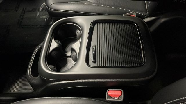 Used 2024 Chrysler Pacifica Limited FWD image 19