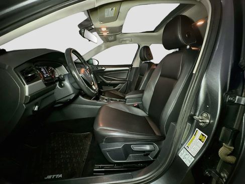 Used 2019 Volkswagen Jetta SE FWD image 17