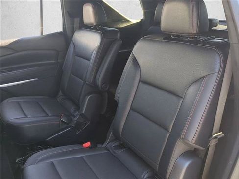 Used 2025 Chevrolet Traverse Z71 AWD/4WD image 19