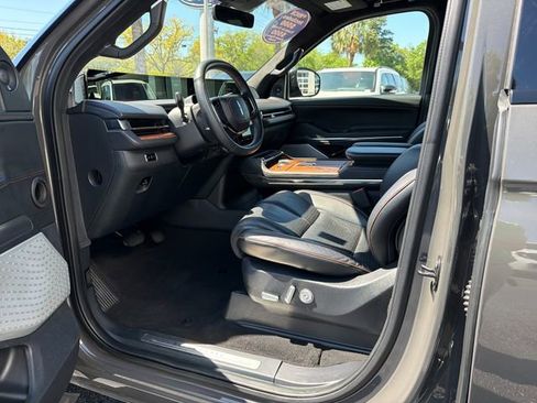 Used 2025 Lincoln Navigator Black Label AWD/4WD image 10