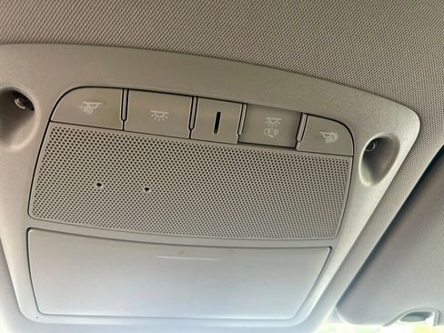 Used 2018 Nissan Rogue SV FWD image 50