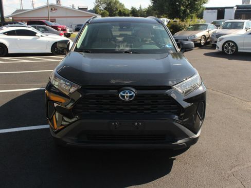 Used 2021 Toyota RAV4 LE AWD/4WD image 11