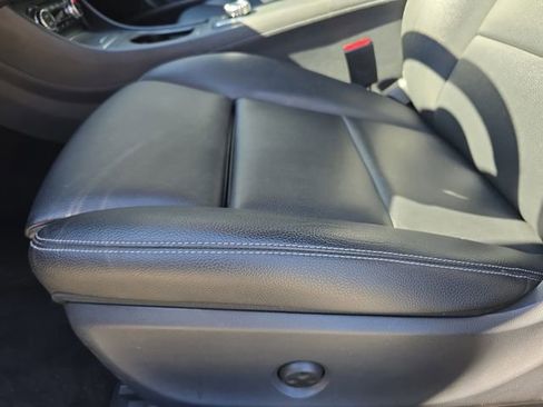Used 2020 Mercedes-Benz GLA 250 4MATIC image 31