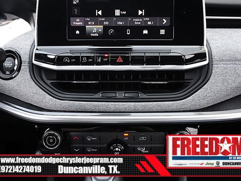 New 2026 Jeep Compass Latitude image 22