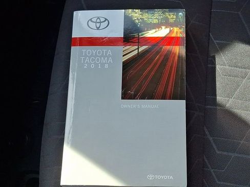 Used 2018 Toyota Tacoma TRD Off-Road image 25