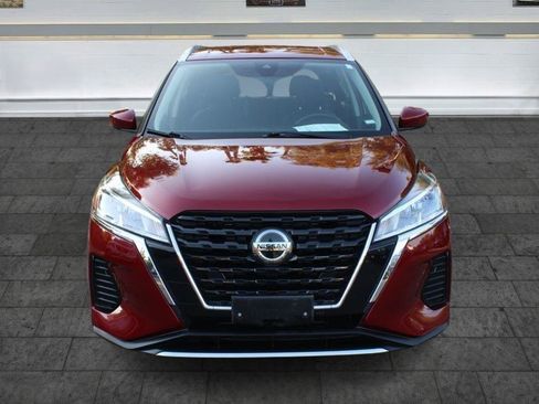 Used 2021 Nissan Kicks SV FWD image 2