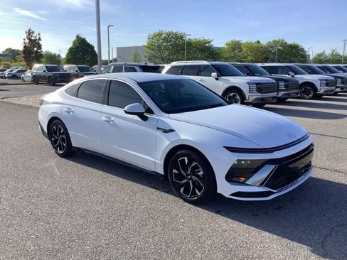 Certified 2025 Hyundai Sonata SEL AWD/4WD image 8
