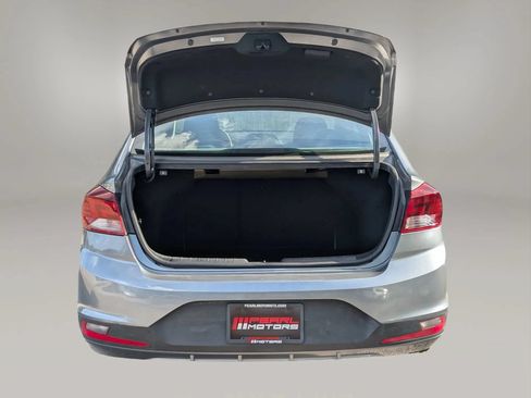 Used 2019 Hyundai Elantra SE w/ Cargo Package FWD image 9