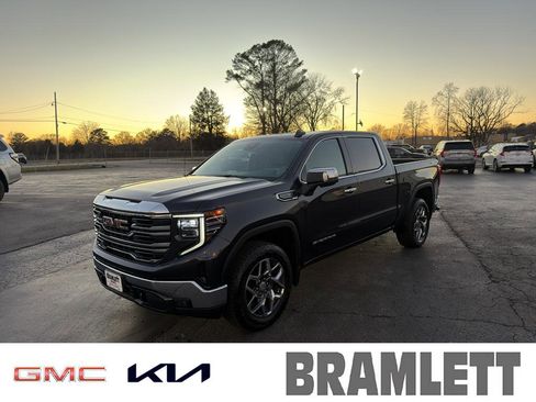 Used 2022 GMC Sierra 1500 SLT image 1