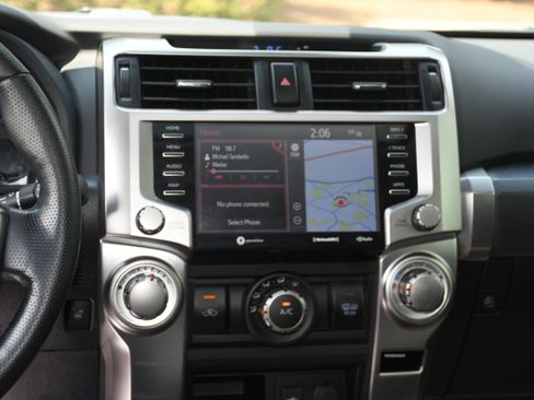 Used 2023 Toyota 4Runner SR5 Premium w/ Moonroof Package AWD/4WD image 18